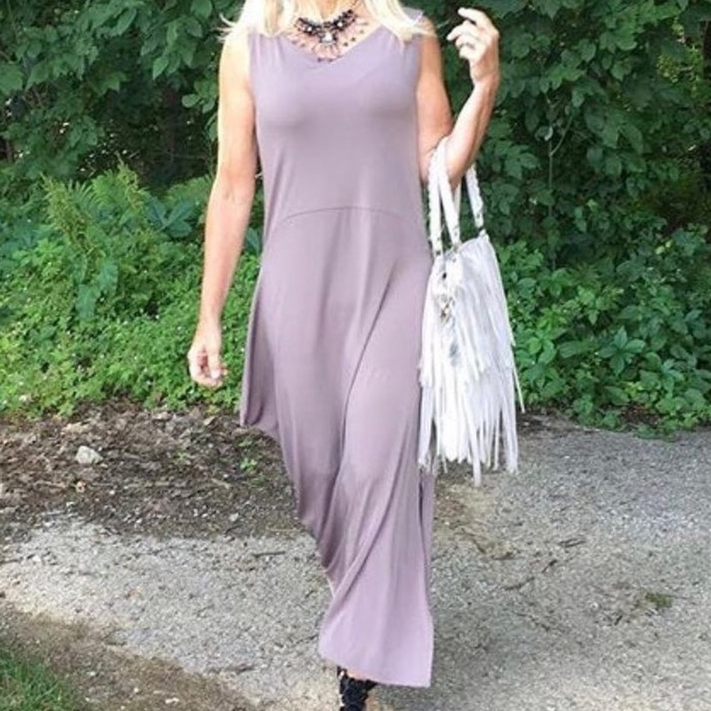 Beautiful taupe dress size small, midi length